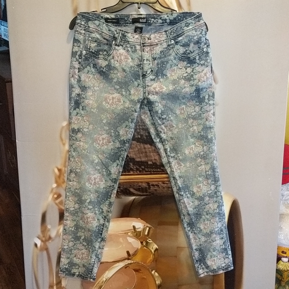 Ana faded floral print skinny jeans sz 28/6